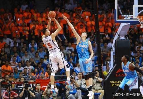 比赛充满悬 比赛充满悬